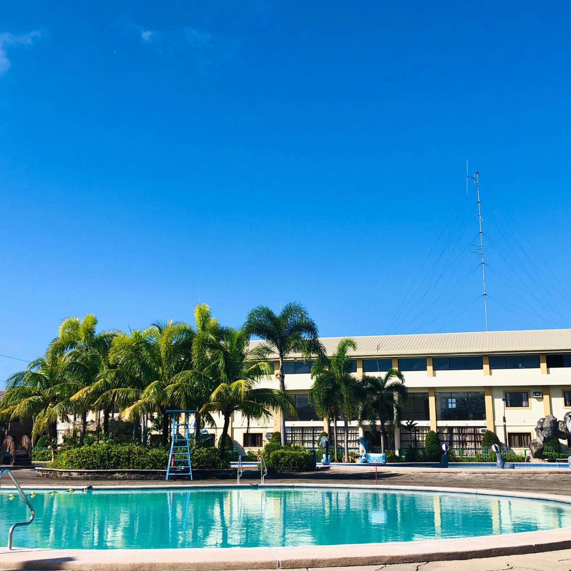 Klir Waterpark Resort And Hotels Guiguinto Экстерьер фото